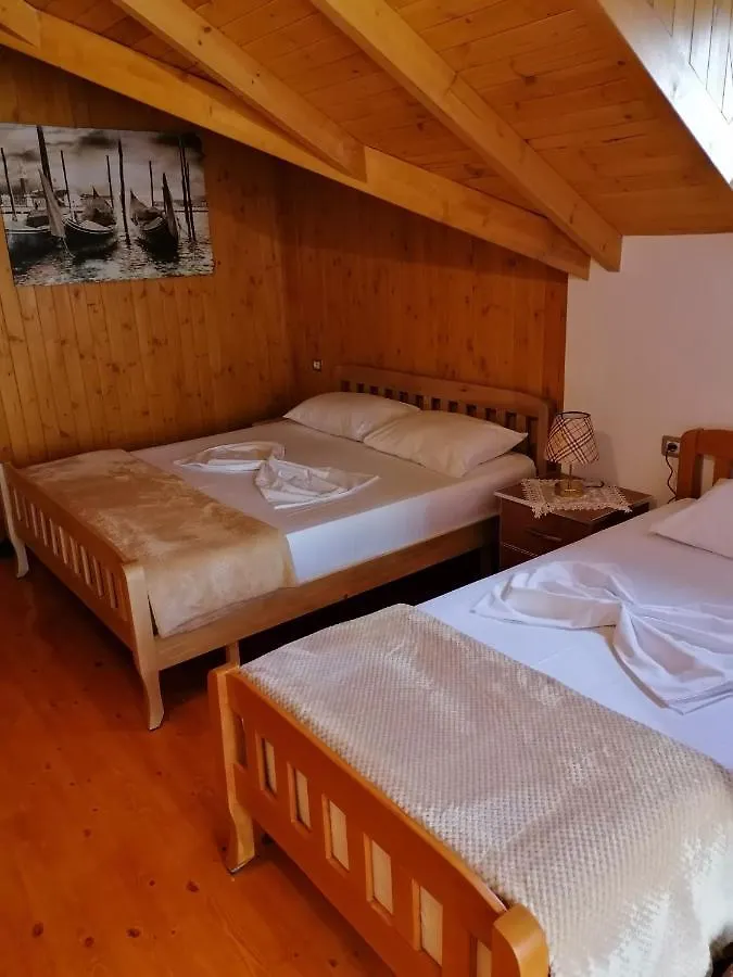 Bixhaku Guesthouse Gjirokastër Casa de hóspedes