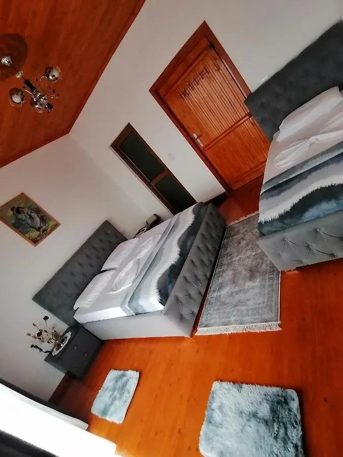 Bixhaku Guesthouse Gjirokastër 0*,  Albânia