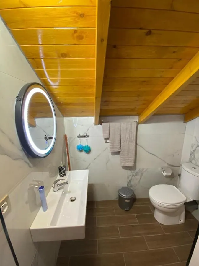 Bixhaku Guesthouse Gjirokaster 0*,
