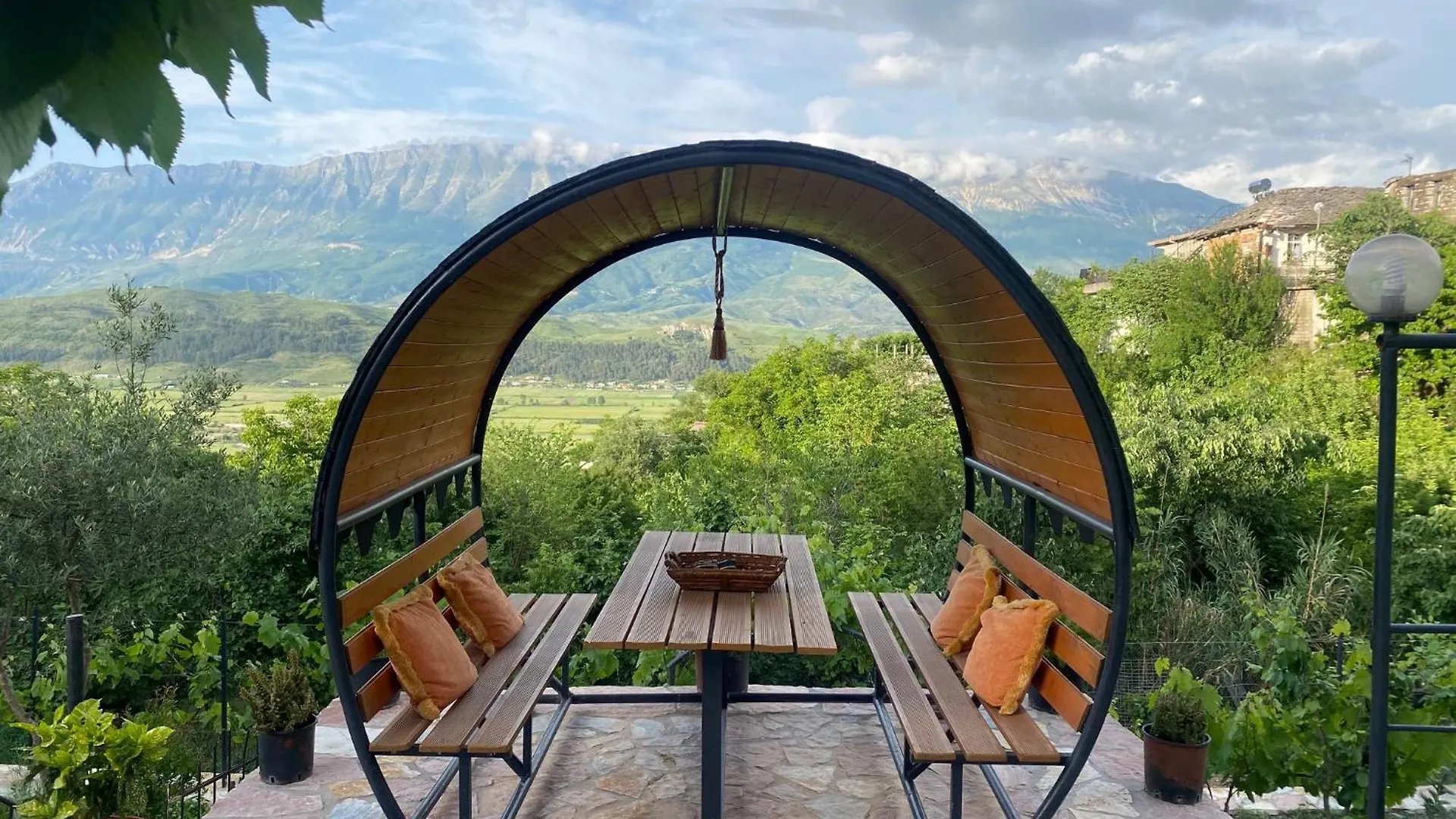 Guest house Bixhaku Guesthouse Gjirokaster