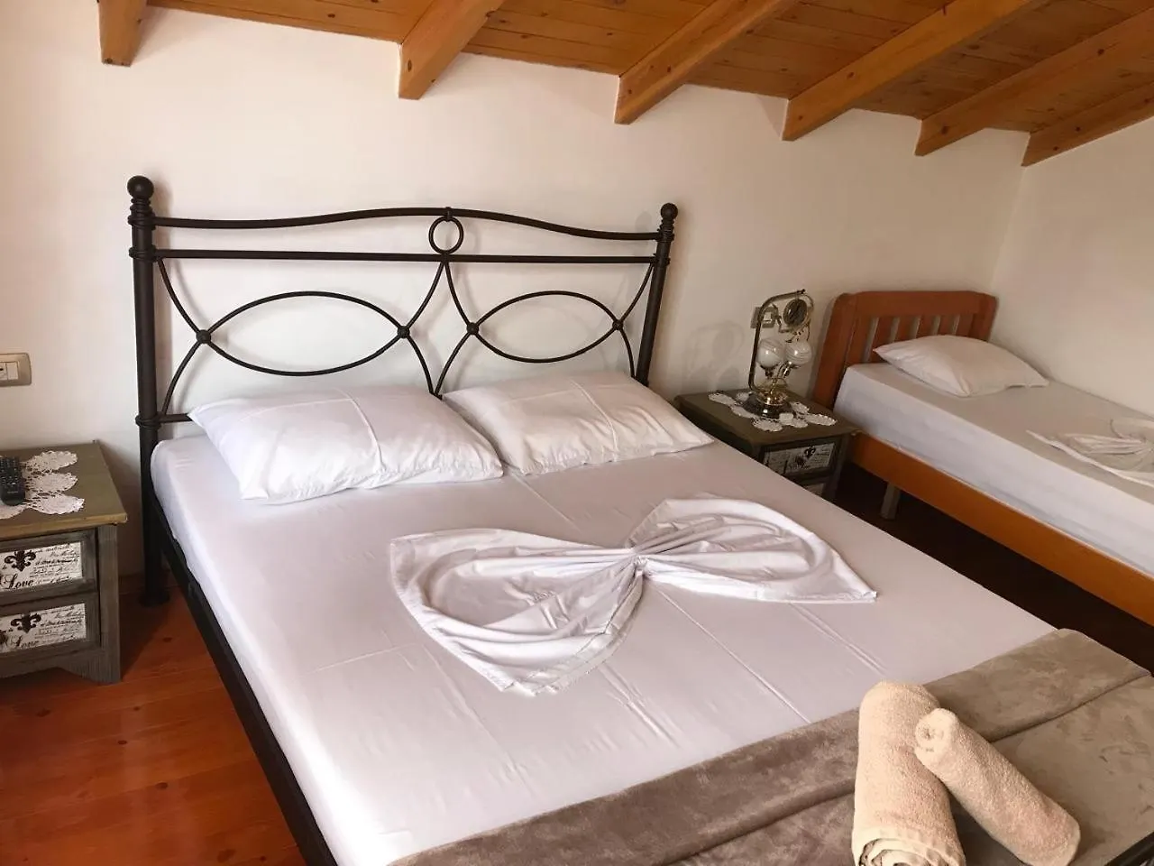 Bixhaku Guesthouse Gjirokaster Guest house